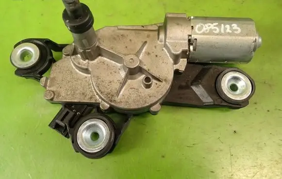 Mazda 3 I Rear window wiper motor BP4K-67450