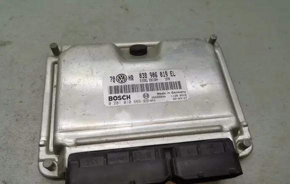 Volkswagen PASSAT B5.5 Engine control unit/module 038906019EL 0281010666