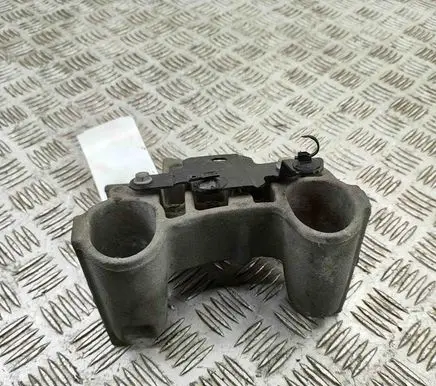 Peugeot 2008 II Engine mounting bracket 9826364780
