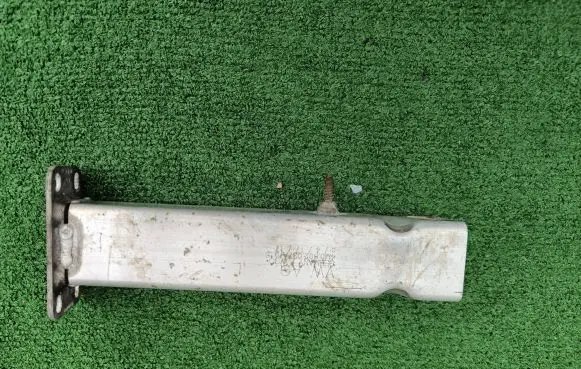 Audi SQ7 Radiator support slam panel bracket 4M0802037A