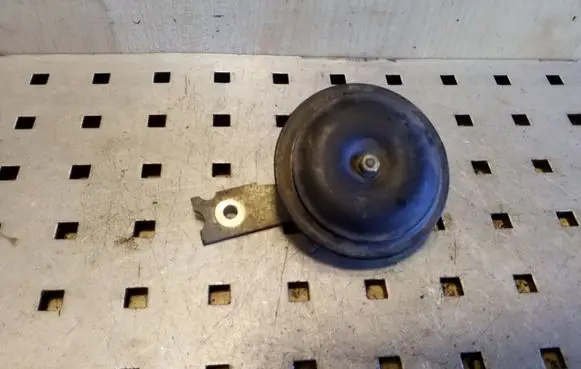 Mazda Premacy Horn signal 00933933