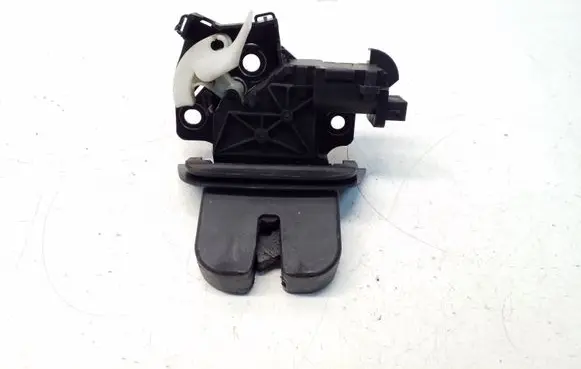 Audi Q7 4L Tailgate/trunk/boot lock/catch/latch 8P4827505C 4L0827520