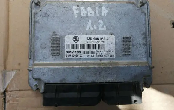 Skoda Fabia Mk1 (6Y) Engine control unit/module 03D906032A 5WP4006007