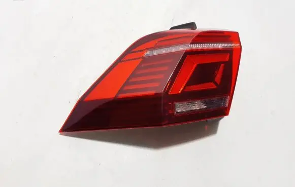 Volkswagen Tiguan Rear/tail lights 5NA945207