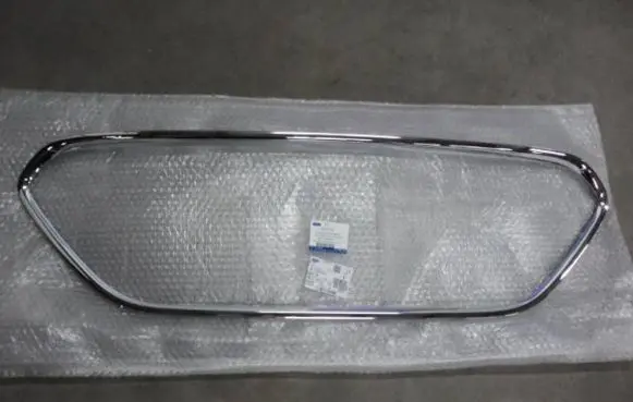 Ford Focus Front grill 8M518C436AD 1528578