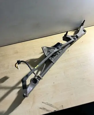 Mercedes-Benz CLK AMG A209 C209 Front wiper linkage and motor A2038200342