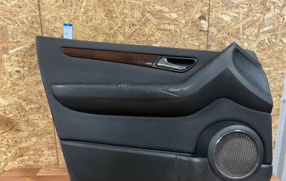 Mercedes-Benz B W245 Front door card panel trim A1697201570 3205059G61000 W169115018