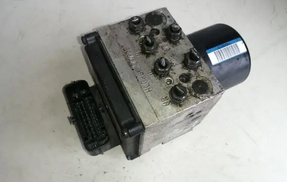 Volkswagen PASSAT B6 ABS Pump 3C0614109AF
