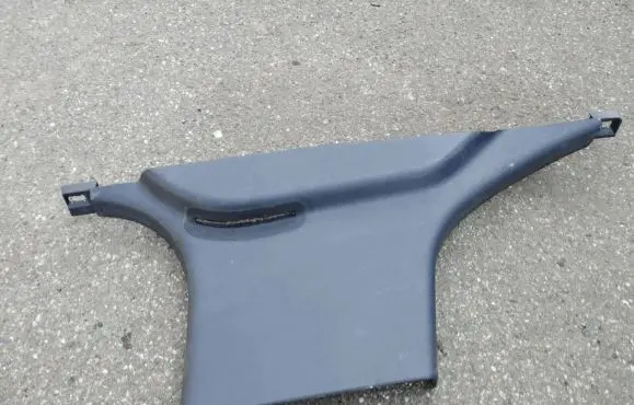 (B) pillar trim (bottom)