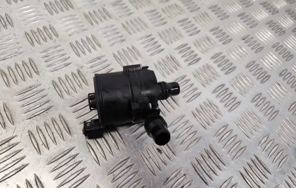 BMW X5 F15 Electric auxiliary coolant/water pump 7643949