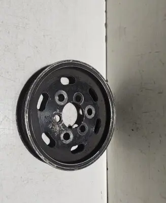 Volkswagen Golf IV Power steering pump pulley 038145255B