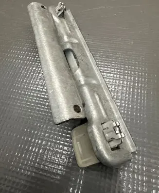 Rear door exterior handle/bracket