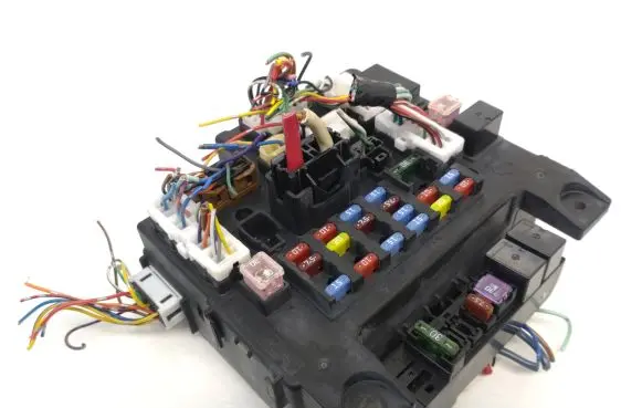 Mitsubishi Lancer VIII Fuse module 8637A318 ACV31212