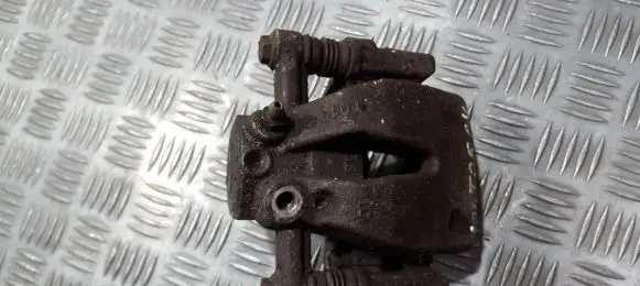 Toyota Avensis T250 Rear brake caliper