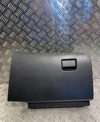 Nissan Qashqai Glove box