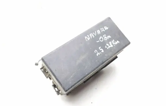 Nissan Navara D40 Fuse module 63564197