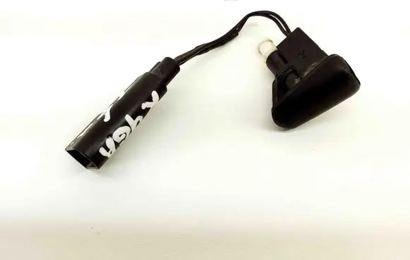 Ford Kuga II Windshield washer spray nozzle B630B