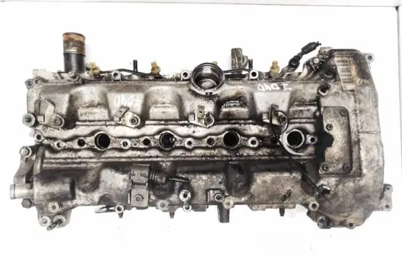 Toyota Avensis T250 Engine head 04281317