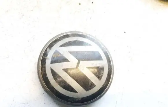 Volkswagen PASSAT B5.5 Original wheel cap 8d0601170