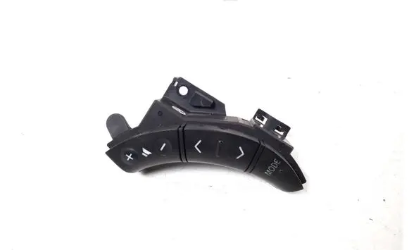 Steering wheel buttons/switches