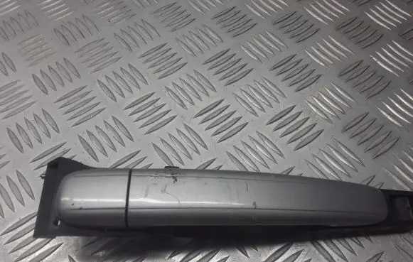 Peugeot 307 Front door exterior handle/bracket 