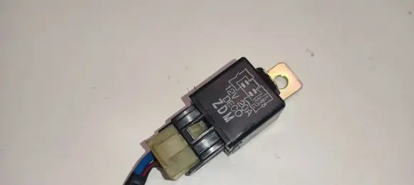 KIA Carnival Other relay 20A ZDM