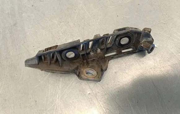 Volkswagen PASSAT B8 Front bumper mounting bracket 3G0807049
