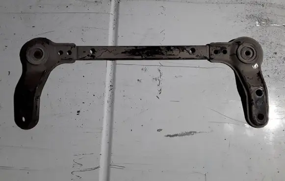 Nissan Qashqai Bottom radiator support slam panel W0857