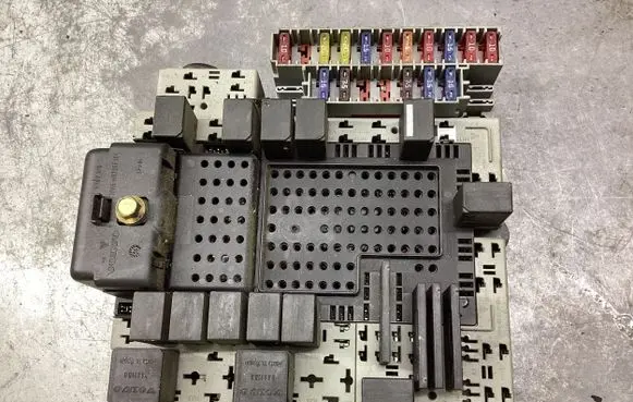 Volvo V70 Fuse box set 08679899 08696098 160501656