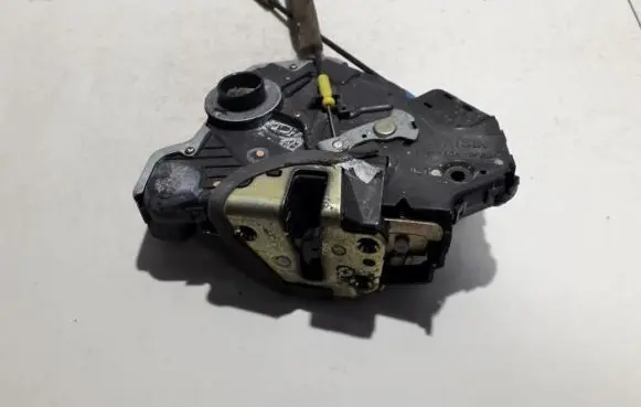 Lexus IS 220D-250-350 Front door lock pbtasagf20