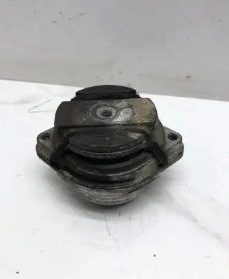 Audi A4 S4 B7 8E 8H Engine mount bracket