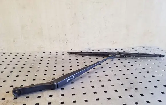 Opel Frontera B Front wiper blade arm 4024J3