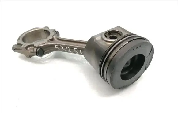 Nissan X-Trail T30 Piston with connecting rod 