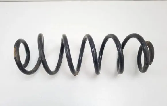Toyota Prius (XW50) Rear coil spring