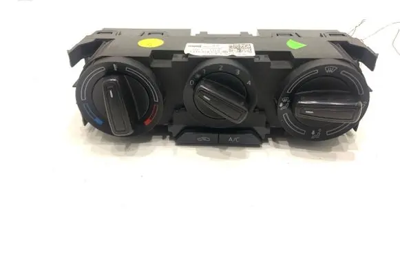 Skoda Fabia Mk3 (NJ) Interior fan control switch 6V0820045C