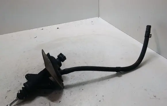 Ford Mondeo Mk III Clutch master cylinder 1S717A543AB