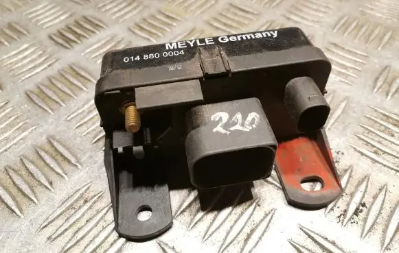 Glow plug pre-heat relay