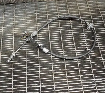 Chevrolet Volt I Gear shift cable linkage 25985404 25985402