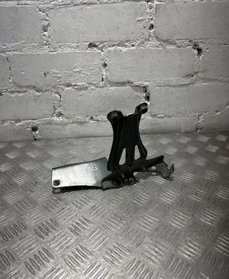 Toyota Avensis T270 Battery bracket 