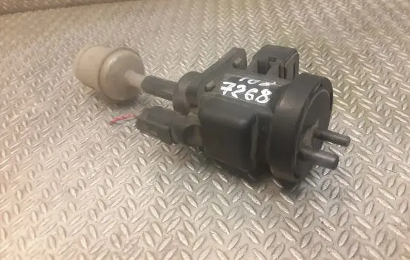 Mercedes-Benz A W168 Turbo solenoid valve 0005450427 A0005450427