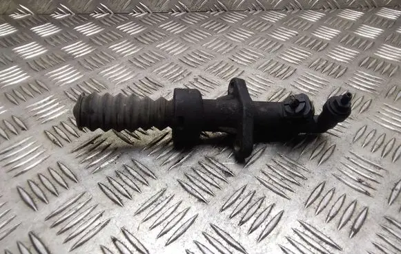Clutch slave cylinder