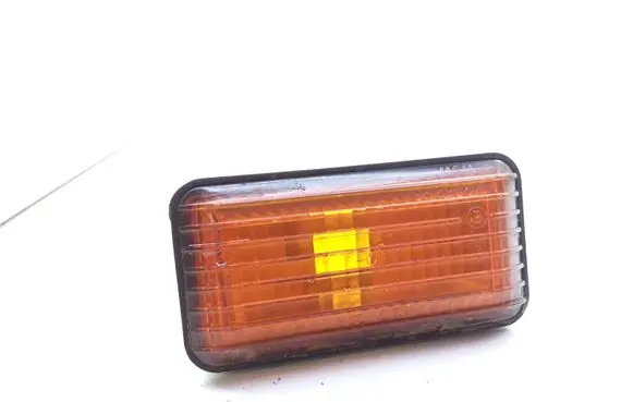Volkswagen PASSAT B3 Front fender indicator light 357949117