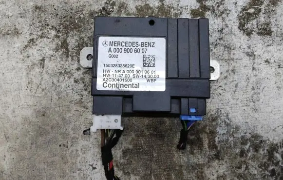 Mercedes-Benz C W205 Fuel injection pump control unit/module A0009006007 A2C30401500 A0009010601