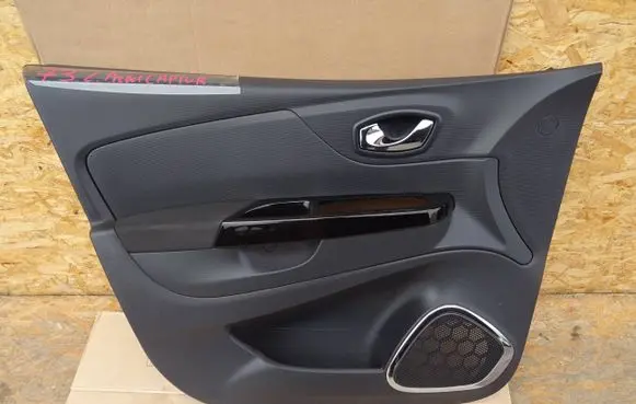 Renault Captur Front door card panel trim