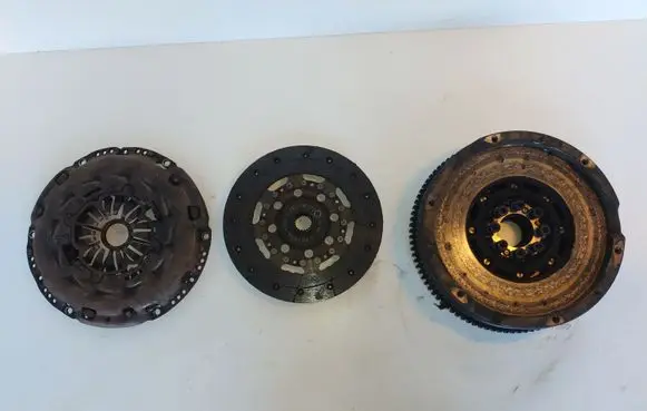 Lexus IS 220D-250-350 Clutch set kit