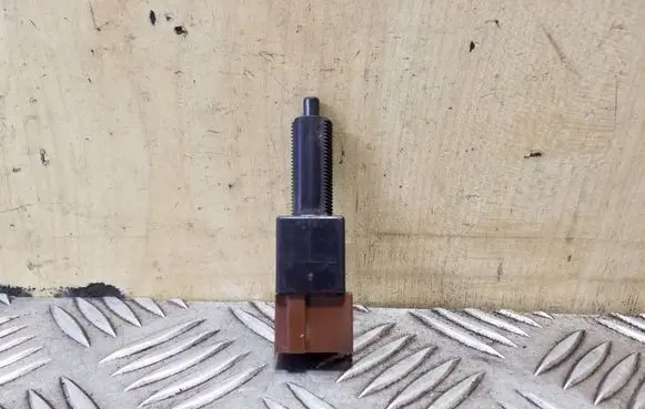 Nissan X-Trail T31 Brake pedal sensor switch