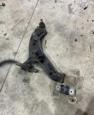 Honda CR-V Front lower control arm/wishbone