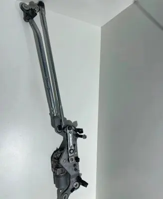 Porsche Cayenne (92A) Front wiper linkage and motor 7P0955119