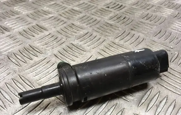 Volkswagen Tiguan Headlight washer pump 3B7955681