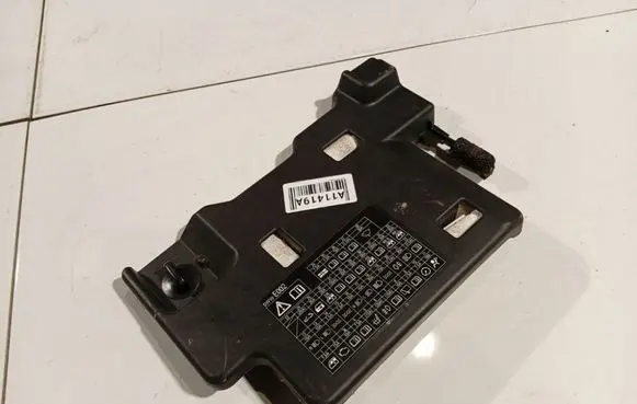 Honda CR-V Fuse box cover 77340SWAA01020